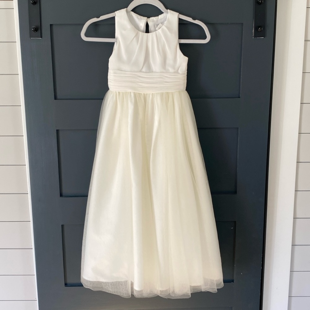 Girls size 6 flower girl or communion dress